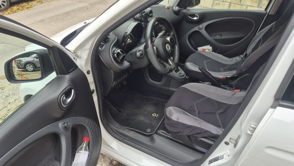 Електричрски автомобил ФорФоур