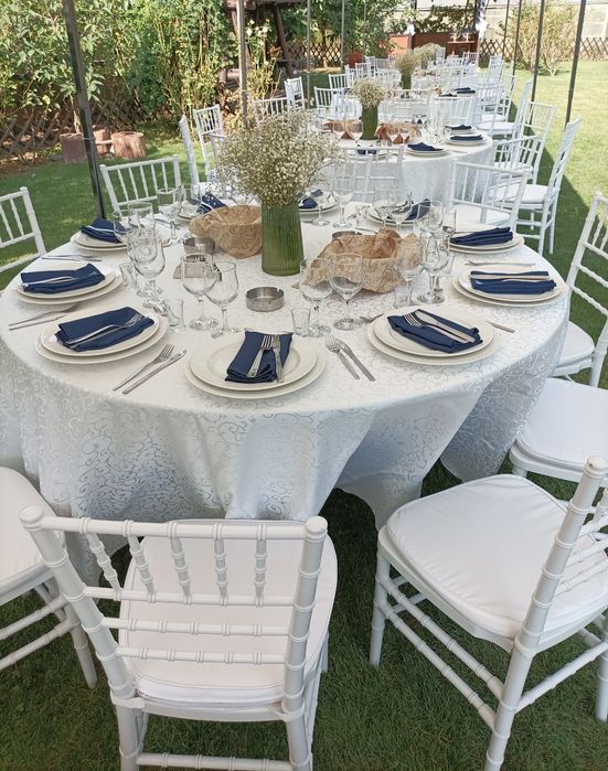 Închiriere scaune mese cort evenimente