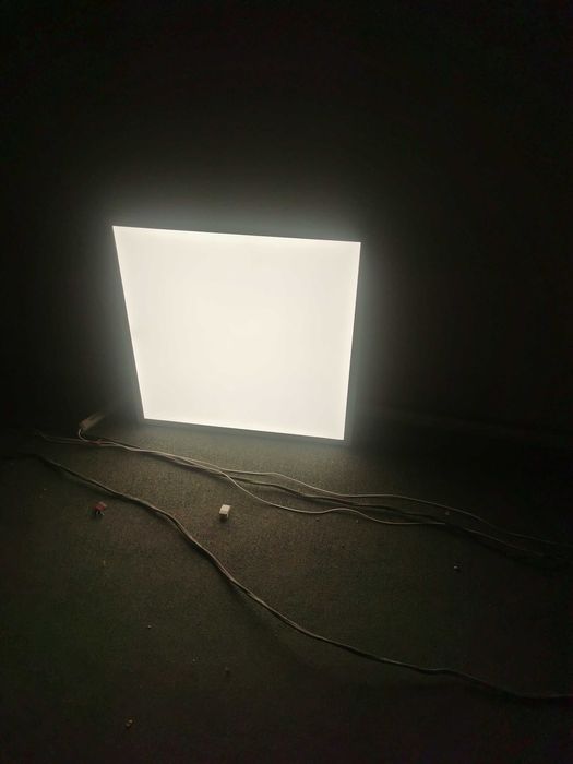 лед осветителни пана за таван