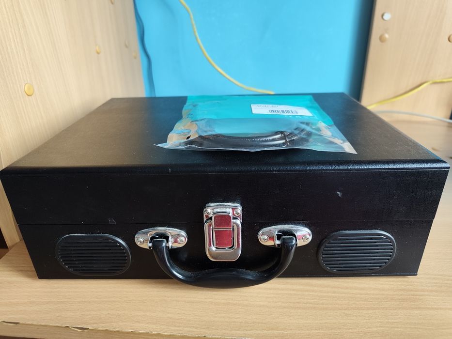 Pickup NUMARK T01 si căști
