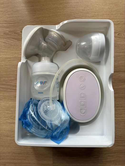Комплект електрическа помпа за кърма Philips AVENT с контейнери