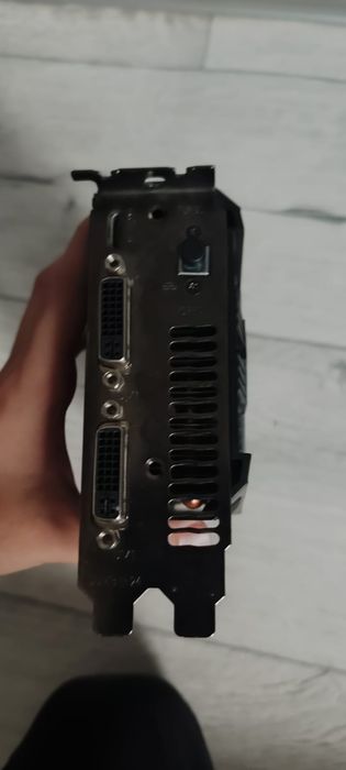 Продам видеокарту Gtx 560