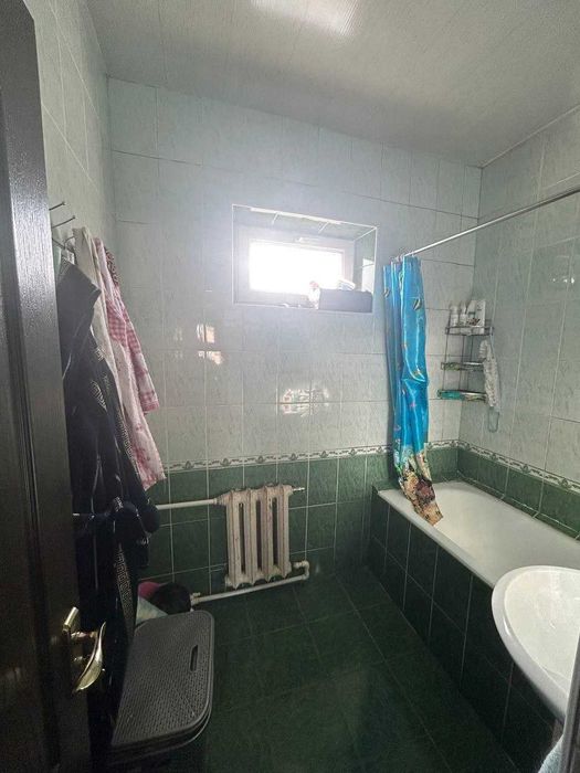 продаётся 3  комнатная квартира