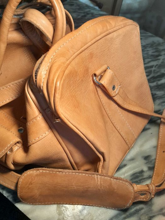 Продавам дамски кожен сак