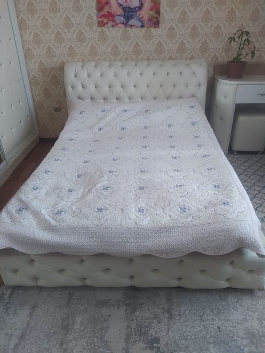 Спальный гарнитур  150000