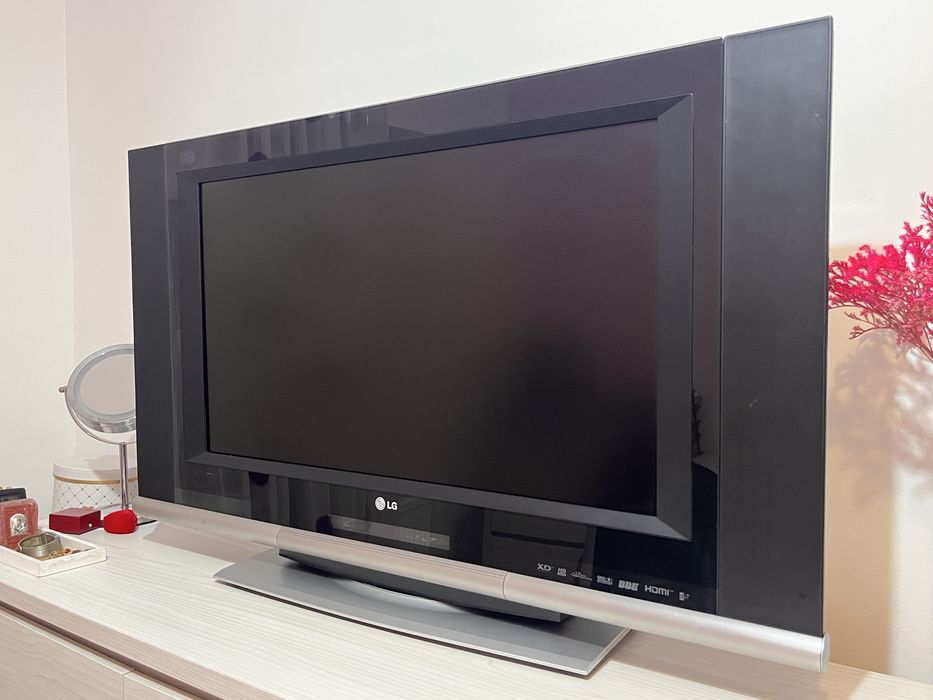 Televizor LG 32” LCD 32LP1R – HDMI, în stare bună