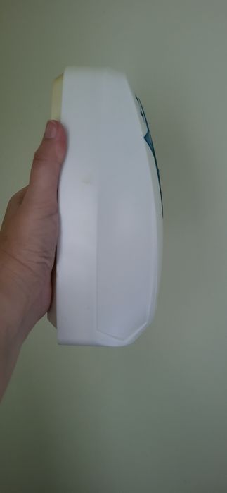 Diapenser/pulverizator automat pentru spray cu senzor de miscare