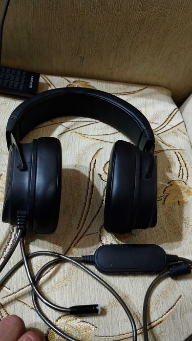 Слушалки за компютър