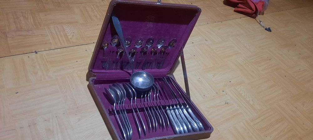 Столовый мельхиоровый набор