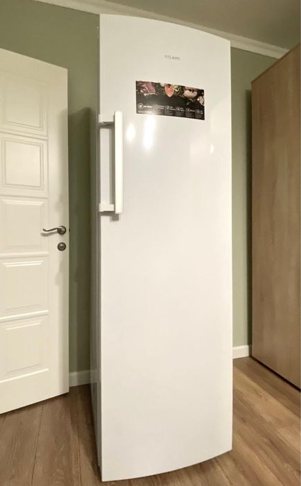 Продам морозильник в отличном состоянии