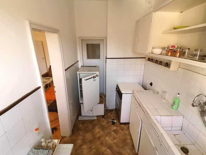 Дава се под наем Тристаен апартамент в Бургас, Център - 90 кв.м за 229.5 € - Снимка #4
