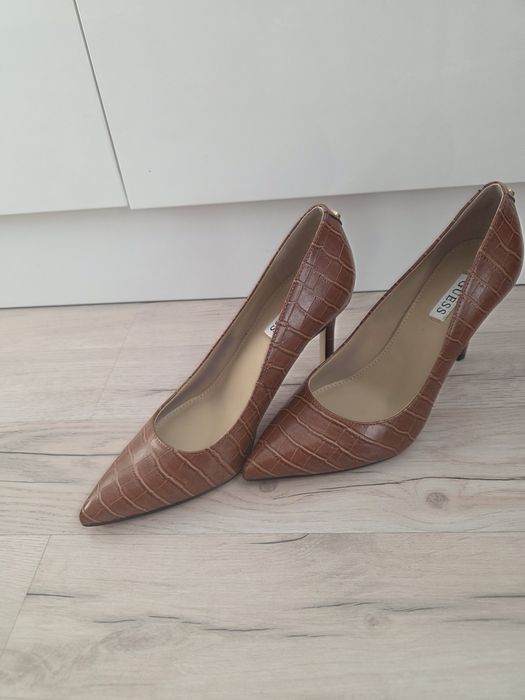 Pantofi Guess noi 37
