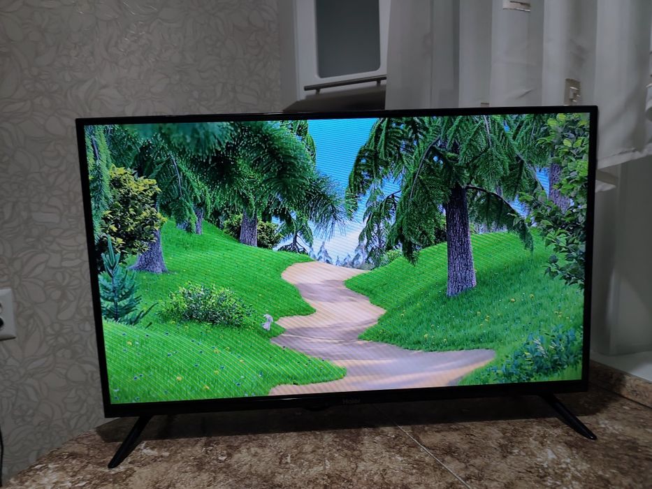 Телевизор Смарт 82 см диагональ
