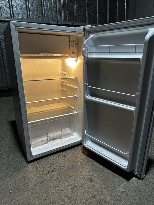 Холодильник продам 90 литров А+ маразильник