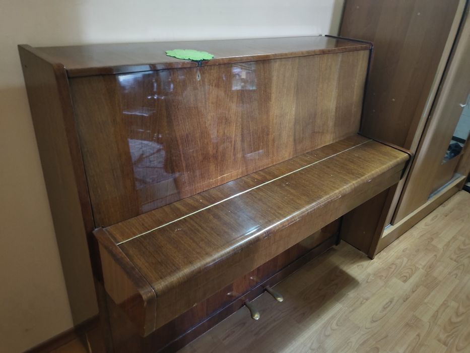 ПРОДАЕМ фортепиано