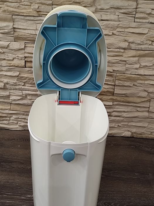 Хигиенният кош "Chicco" за мръсни пелени