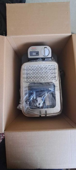 Фритюрник Тефал нов