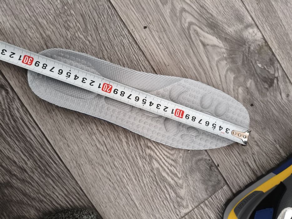 Кросовки. Продам новые