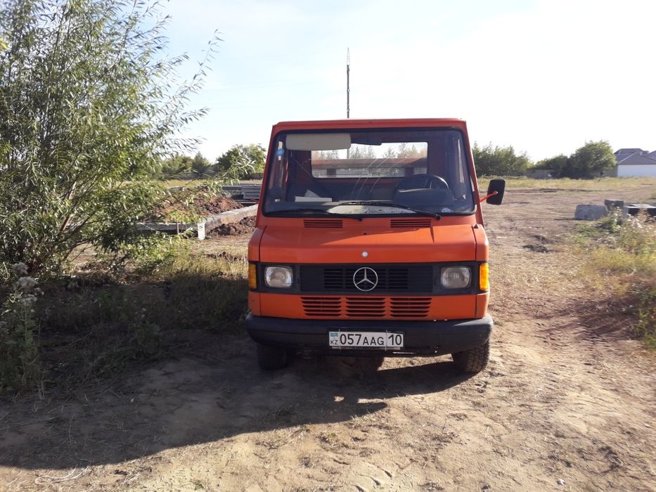 Мерседес бенц 208