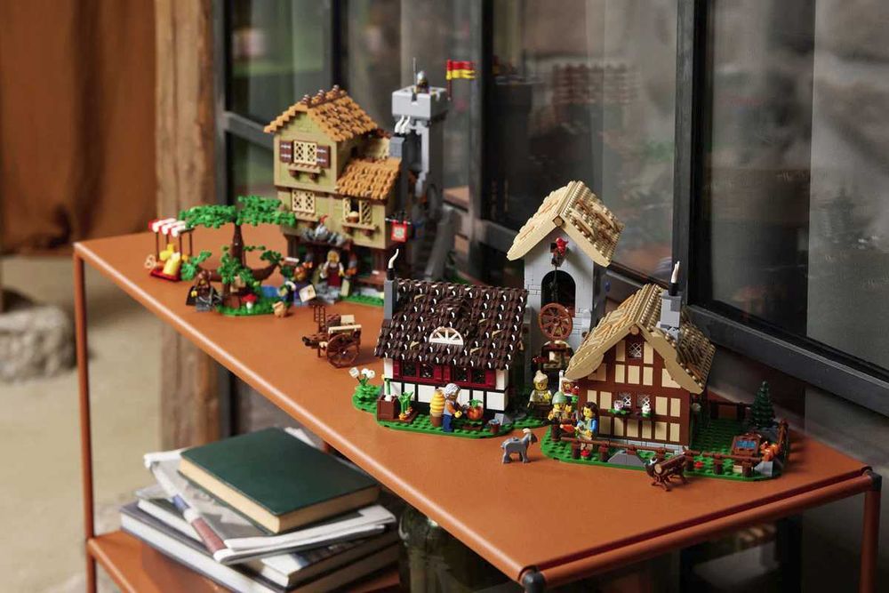 Lego Icons 10332 Средновековен градски площад