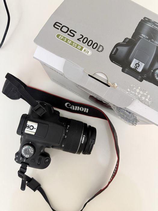 Продам фотоаппарат  Canon EOS 2000 D