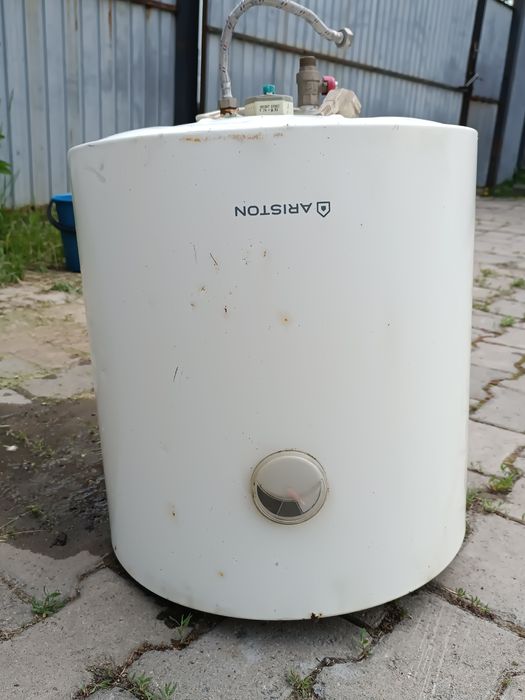 Бойлер ARISTON в хорошем состоянии