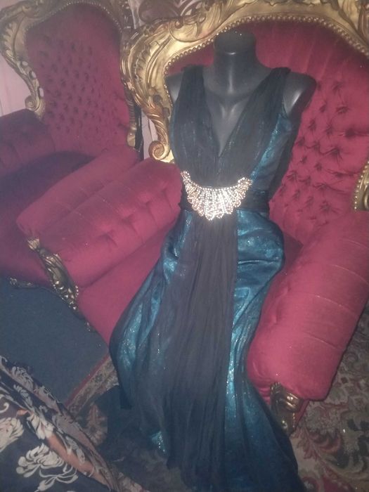 Бартер за официална рокля предлагайте