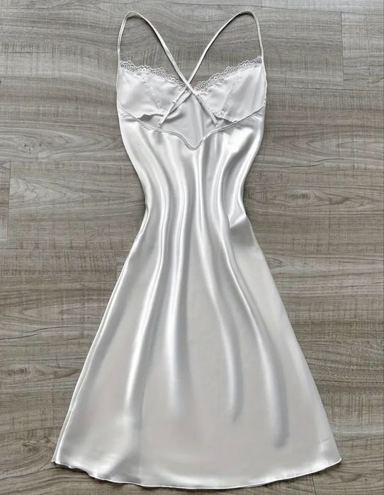 Ночная белая сорочка