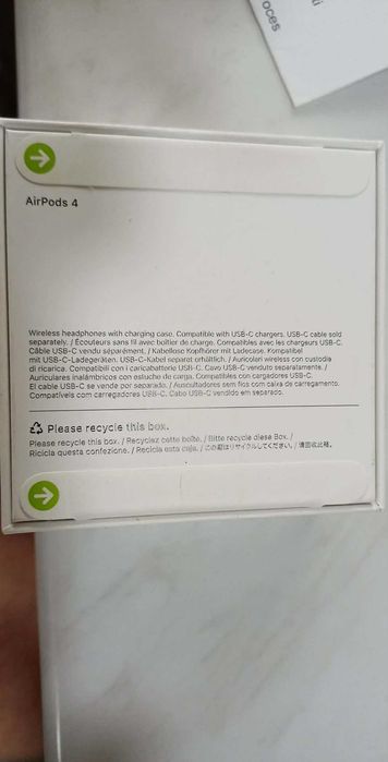 Vând Apple Airpods 4