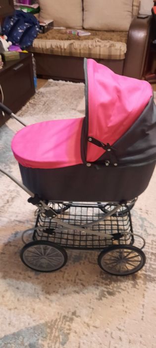 Коляска для кукол