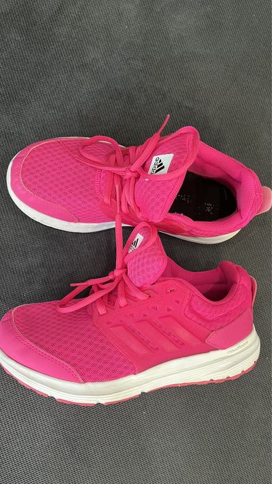 Adidas дамски цикламени маратонки