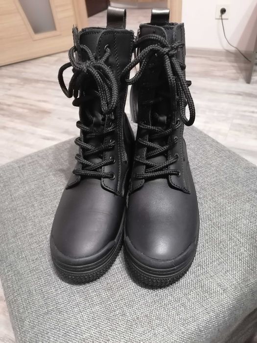 Зимни ботуши нови