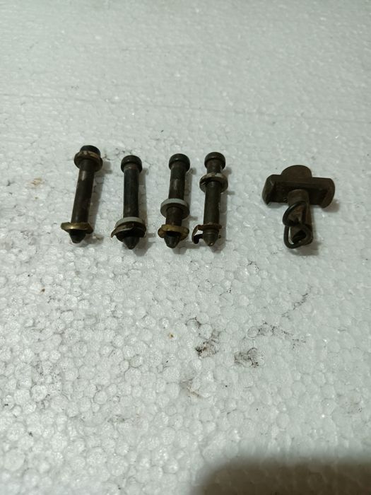 Крепежи за Мерцедес 124