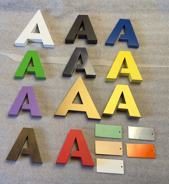 Оригинални табели и лога за вашия бизнес