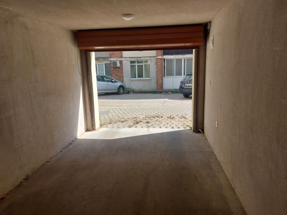 Дава се под наем Гараж / Паркомясто в Велико Търново, Акация - 18 кв.м за 61.2 € - Снимка #2