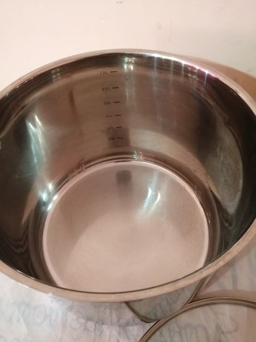 Неръждаема тенджера