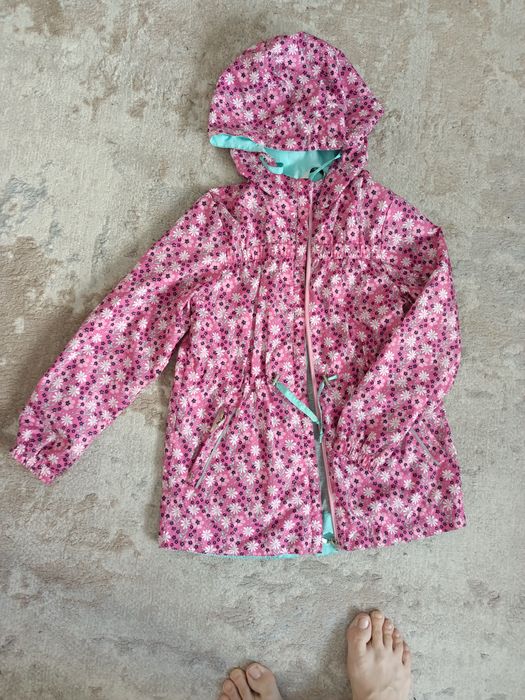 Продам куртки для девочки