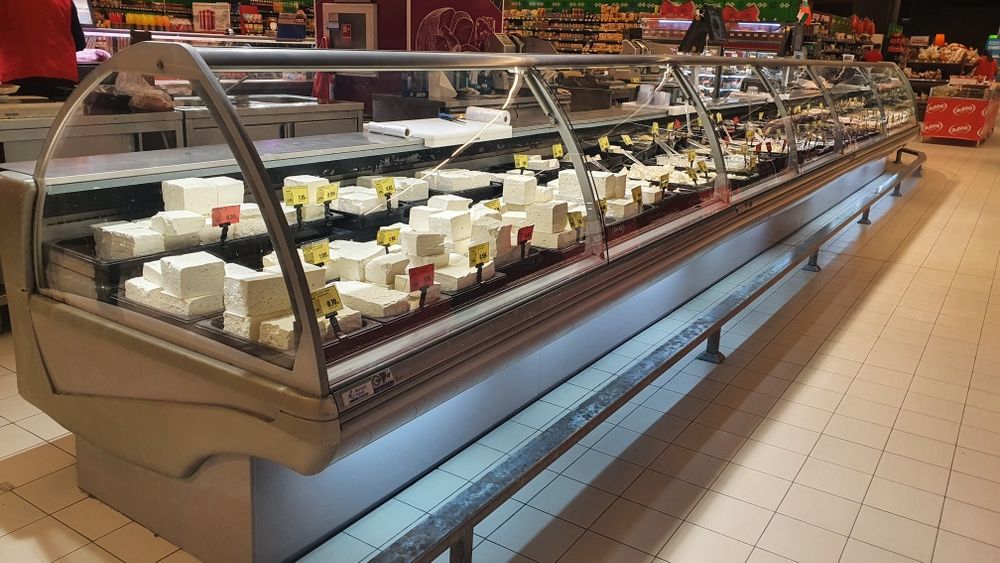 Щандови хладилни витрини