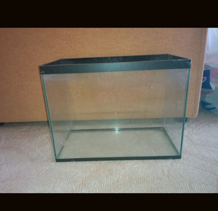 Аквариум небольшого размера по очень низкой цене