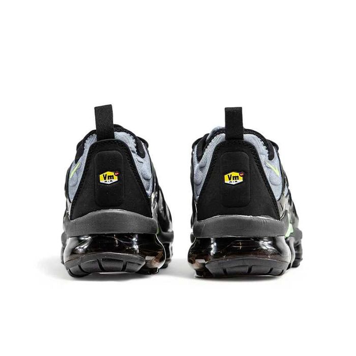 Nike Air VaporMax Plus Black and Green / Outlet