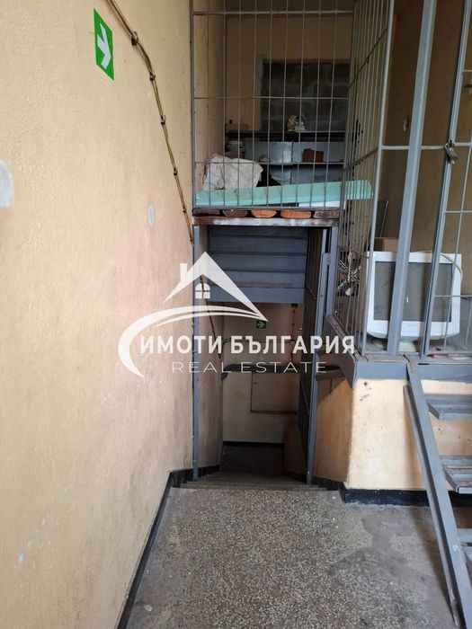 Бизнес имот 3 341 дка. в гр.Карлово