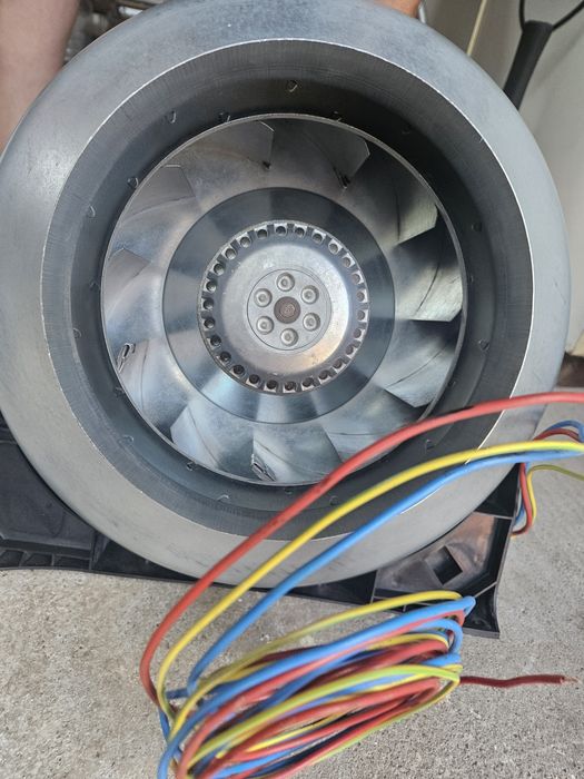 Ventilator centrifugal