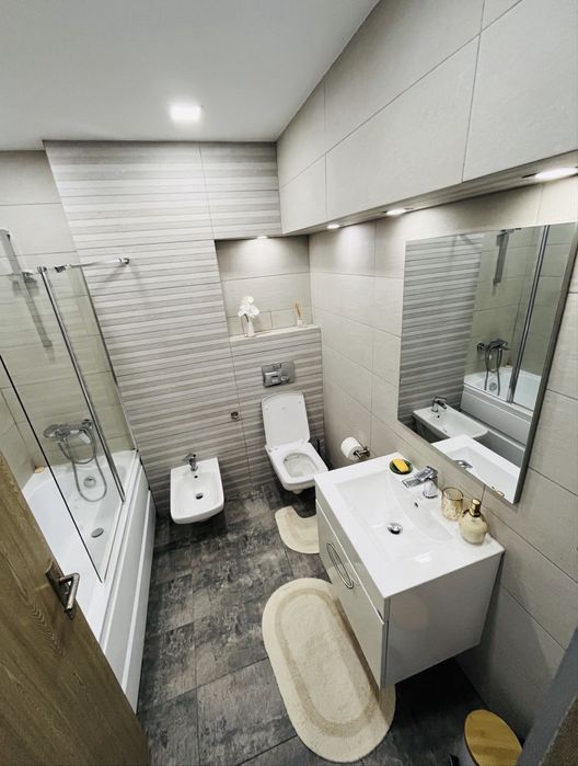 Vand apartament cu 3 camere ultra central