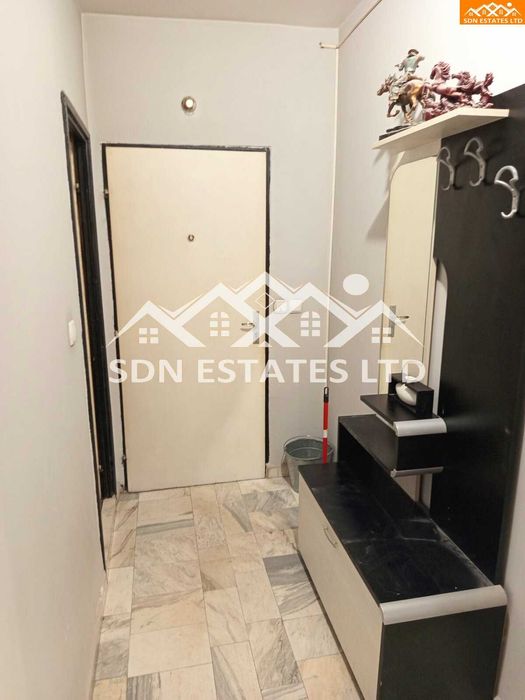 Продава тристаен апартамент южно от бензиностанция Шел