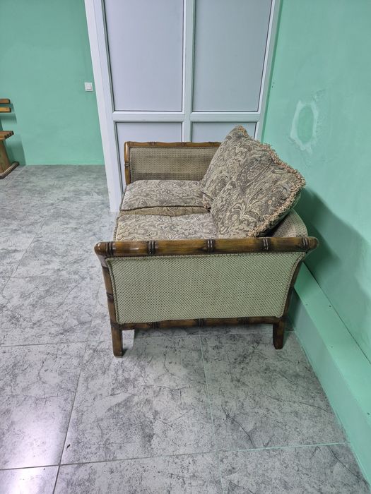 Продам диван хорошем состояние