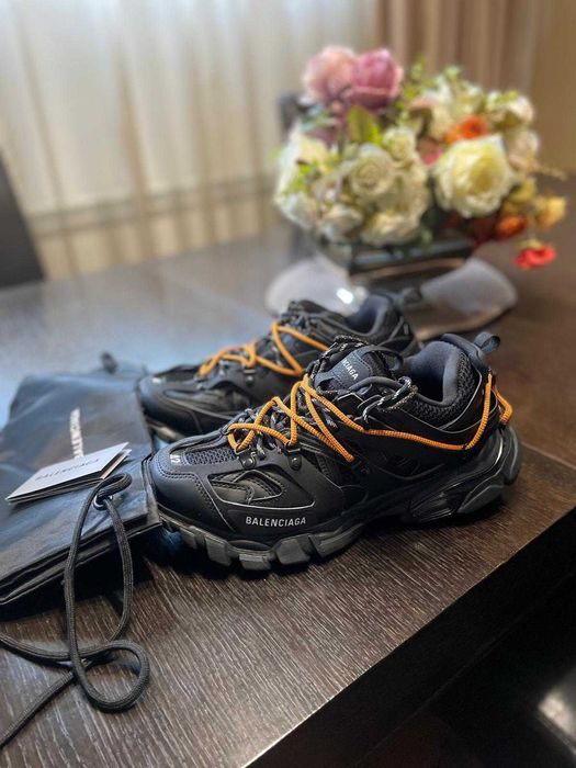 Balenciaga Track , numar 42 , full box