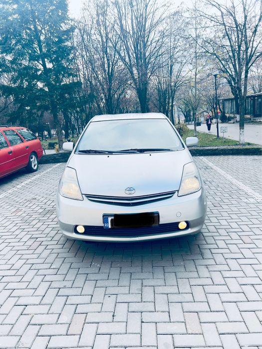 Toyota Prius 2005 – Hibrid, Economică