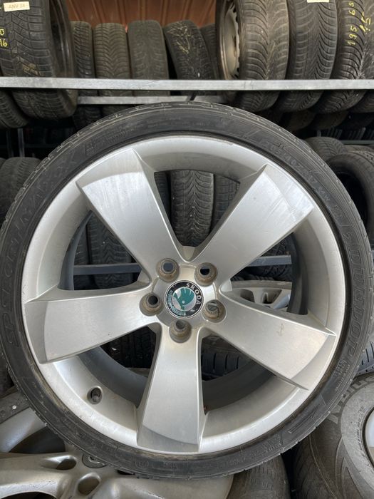 Jante aliaj R17 5x100 originale Skoda cu anvelope de vara