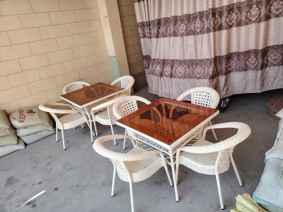 Ratan to'qima stol stullar