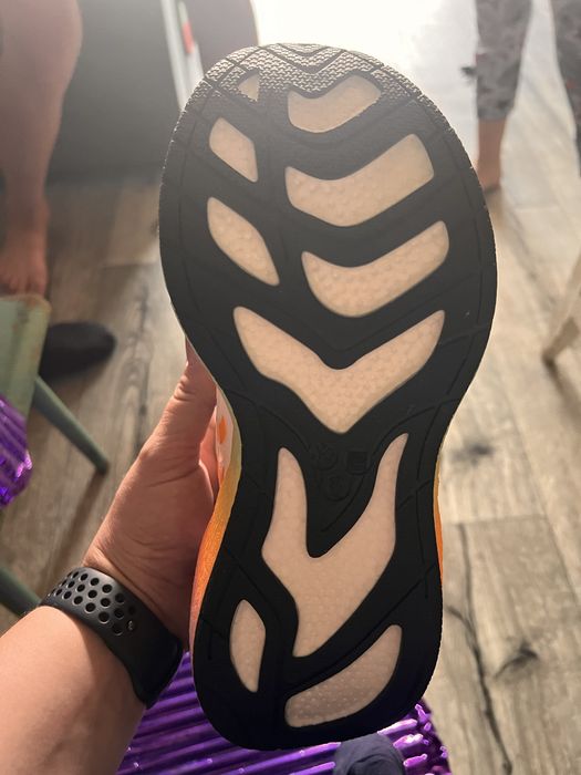 Оригинальные беговые кроссовки